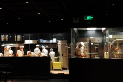 首家「黑金实验室」落户成都，喜茶的空间与商业布局之道