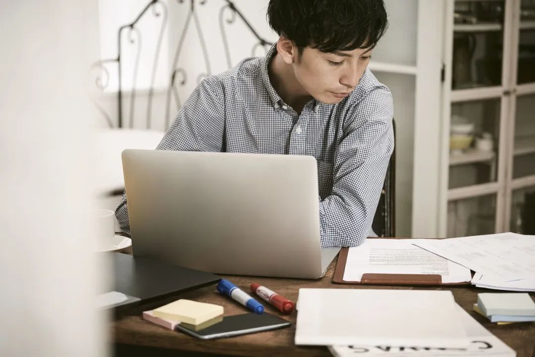 炒线上办公，用2003年的概念，收2020年的智商税