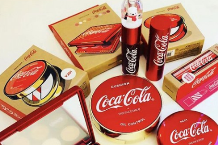 一周消费 | 可口可乐推联名款彩妆；永辉去年多赚了40%；丸美再次申请IPO