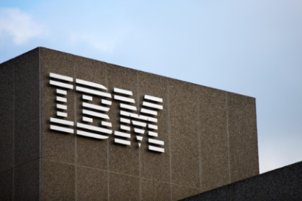 IBM扭转22个季度下滑趋势，营收225.43亿美元，同比增长4%