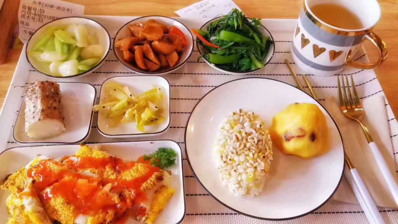 结合健康餐饮+健身空间，「七吃三练」要提供全套健康管理服务