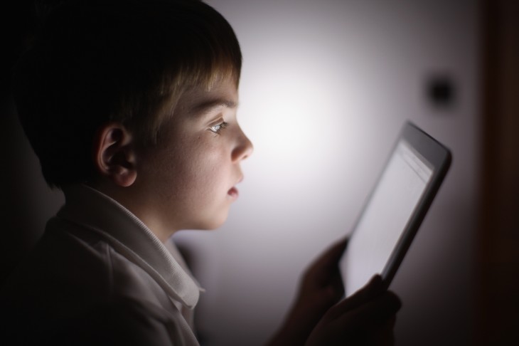 这个叫“图库监护人”的app利用图片识别技术，帮助家长适度监管孩子手机