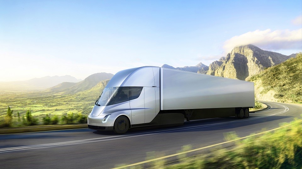 如何以正确的姿势看待特斯拉推出的纯电动半挂Tesla Semi？