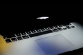 8点1氪：苹果疑似正在生产轻薄、廉价版12英寸MacBook Air