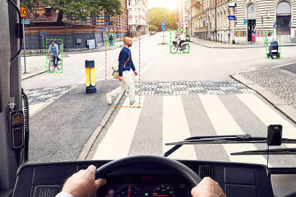 电动公交如何兼顾安静与安全？沃尔沃的办法是图像识别到行人后向其鸣笛