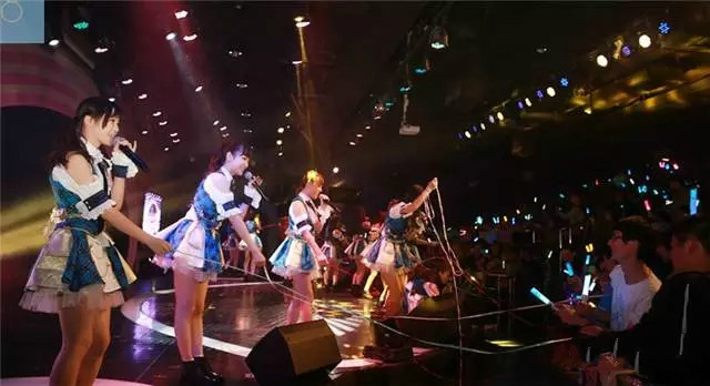 格子裙经济学：SNH48如何用“新粉丝经济”攻陷主流文化？