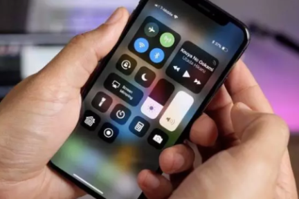 年度十大科技产品盘点：苹果独占三席，iPhone X拿下最佳智能手机