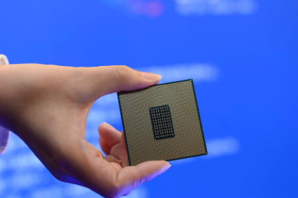 三星：2030年前对逻辑芯片投资超千亿美元，挑战英特尔高通