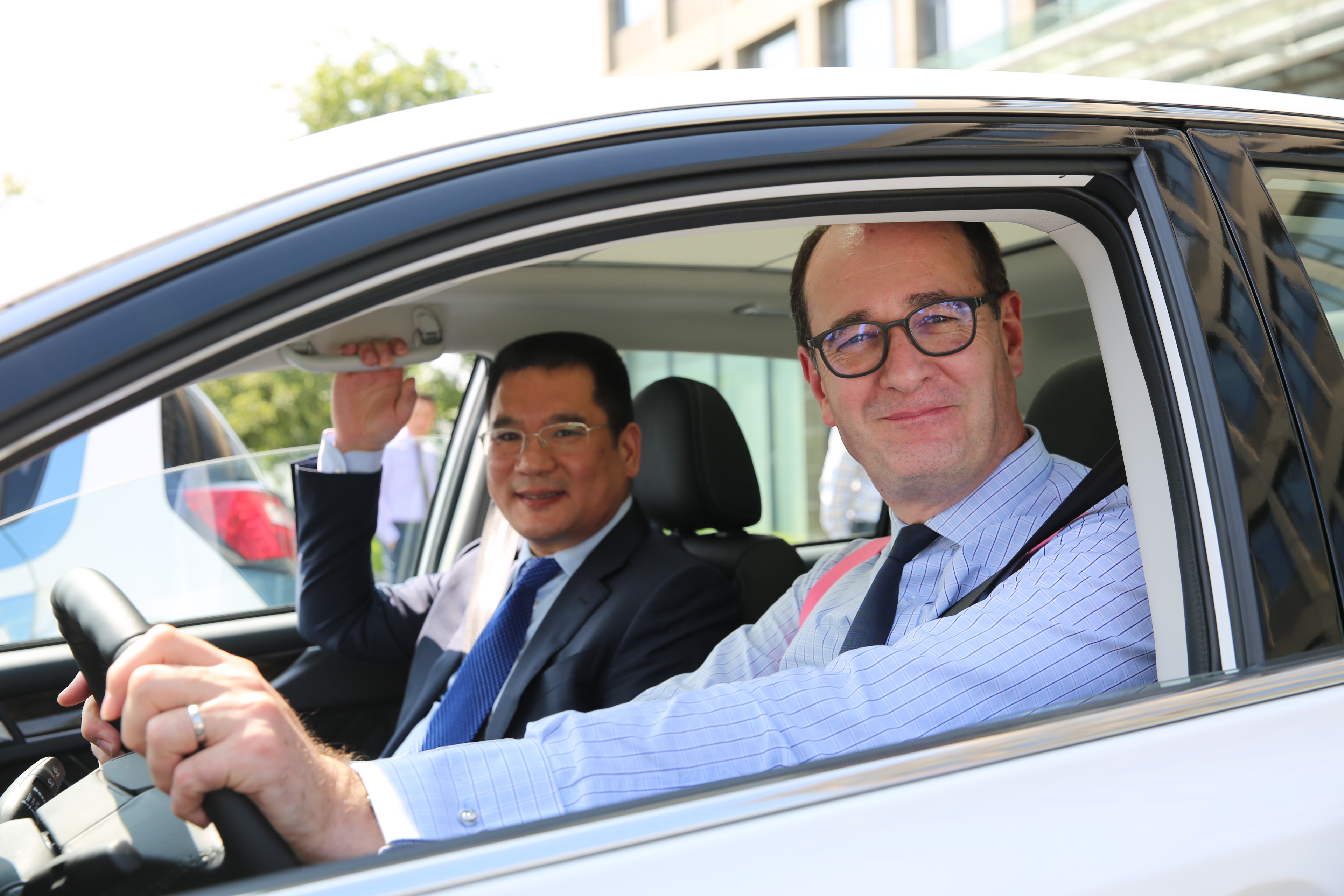 福特汽车与众泰汽车签署合作备忘录，拟在华组建纯电动车合资公司   