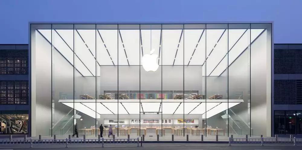 我走进一家 Apple Store，却发现这是一家麦当劳