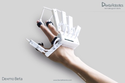 如何联通虚拟与现实，Dexta Robotics的想法是推出廉价且成熟的商品化手部动作捕捉器Dexmo