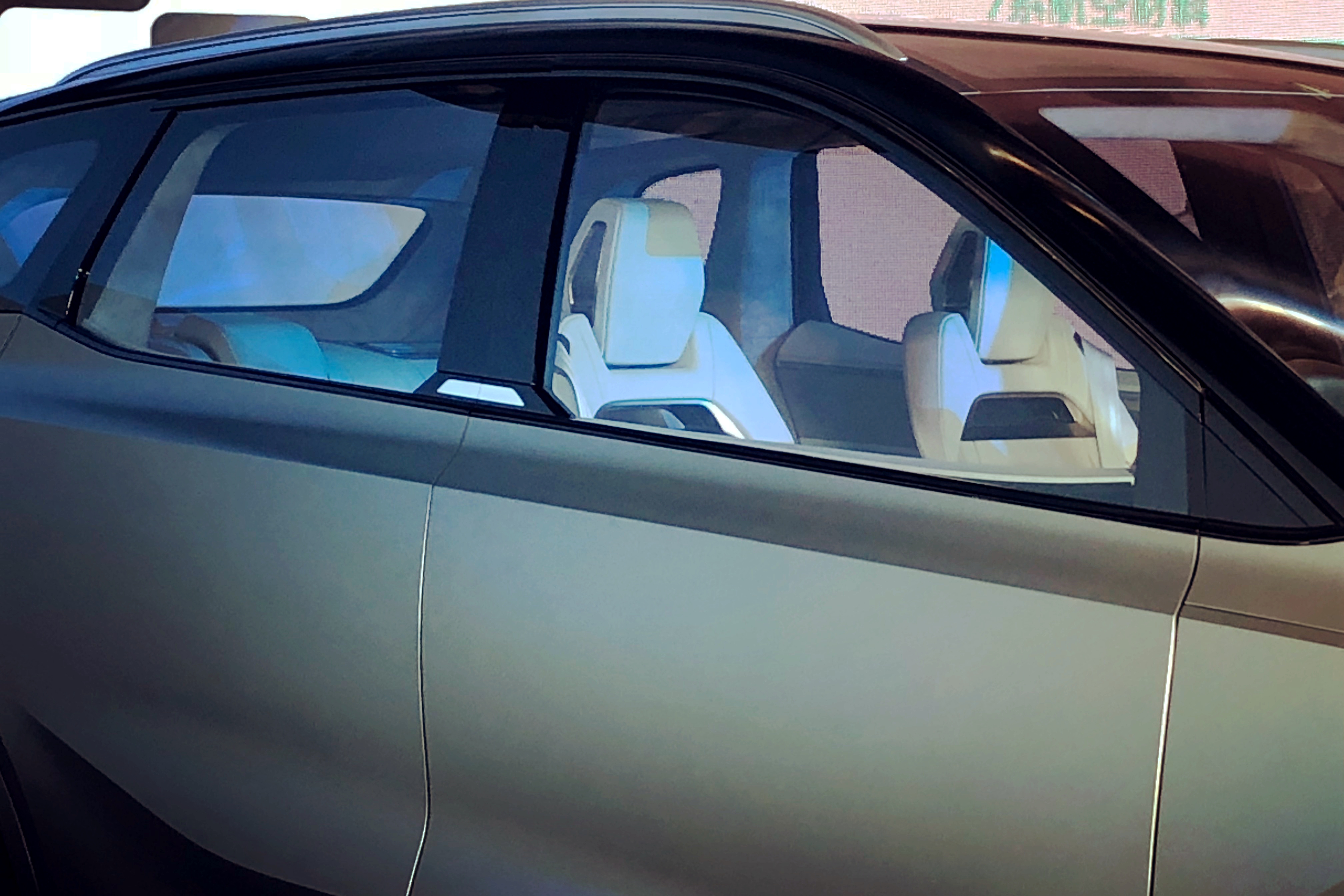 爱驰汽车首款产品U5 ION亮相，有哪些亮点？面临哪些挑战？