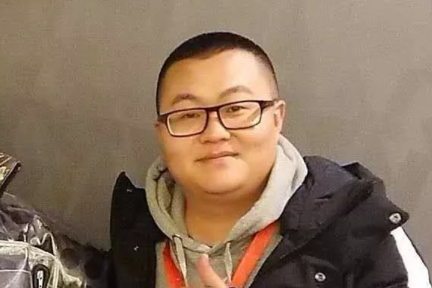 另类网红孙笑川：一场“狗粉丝”的狂欢