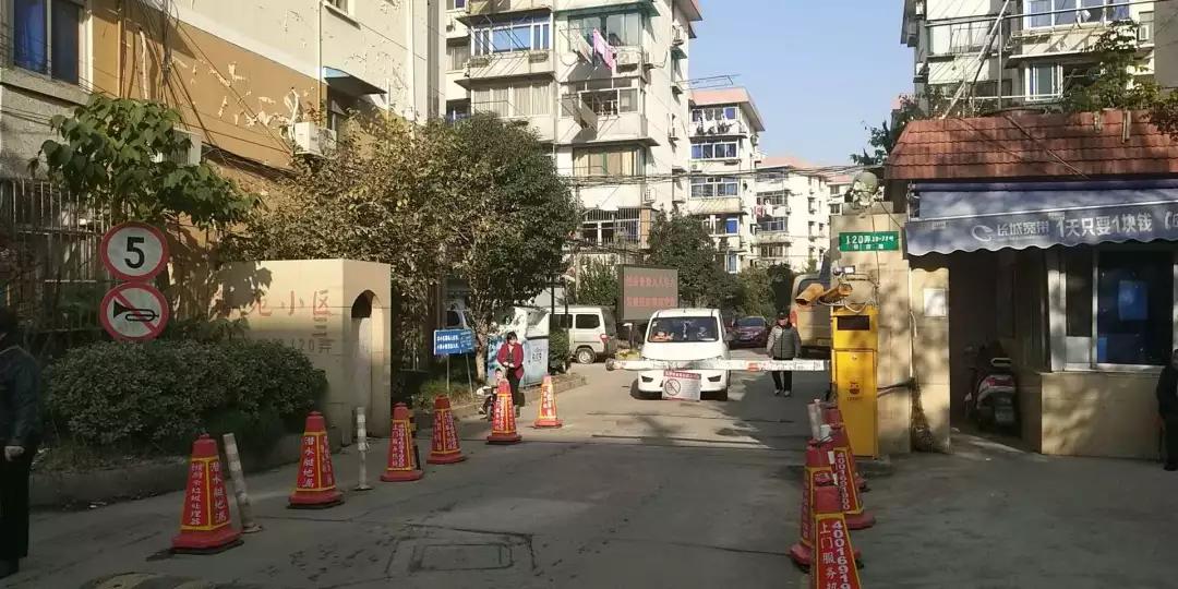 300万，撕裂出上海楼市的两个世界