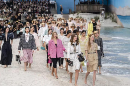 为什么时装秀沦为奢侈品牌的“军备竞赛”？
