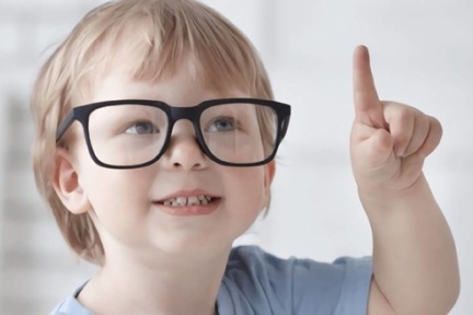 在线服务+社区体验店，目邻依托爱尔资源构建眼健康生态圈