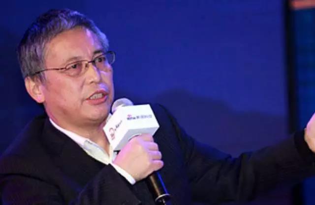 这个买不起房的人想读经济学博士，我给她讲了这9个经济学家和任志强的故事