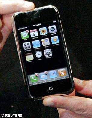 第一款智能手机比iPhone早13年，结果只卖了3000部