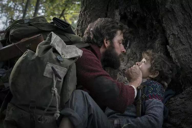 国产恐怖片都来学学：IMDb 8 分的《寂静之地》，把鬼换成了“异形”