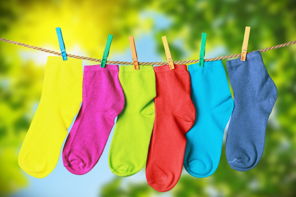 这台洗衣机不一样：一次只能洗一双袜子，它想改变的是我们的穿衣洗衣习惯-36氪