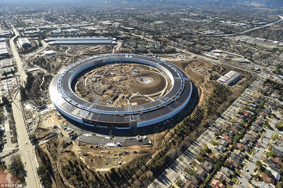 苹果新总部Apple Park已完工，员工曝光了“宇宙飞船”一系列内景图 | 图说