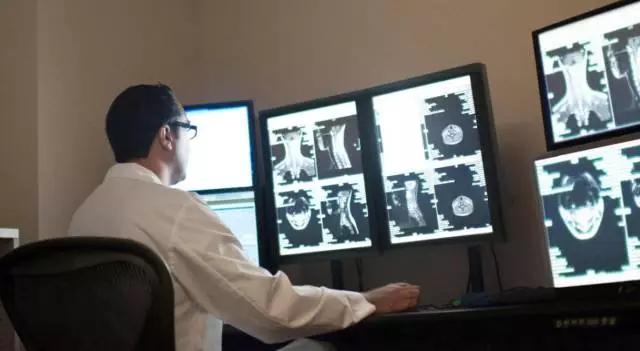 腾讯砸1亿投下这家AI医疗公司，但这个新风口开启前的医疗创业寒冬你是否还记得？