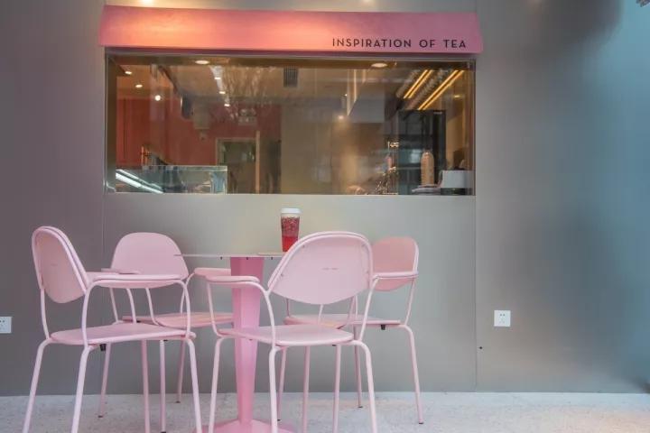 粉色店、黑金店、LAB概念店……喜茶的空间设计你学不会！