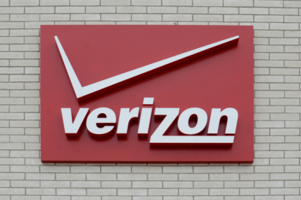 48.3 亿美元收购雅虎的 Verizon，又以 24 亿美元收购了 Fleetmatics