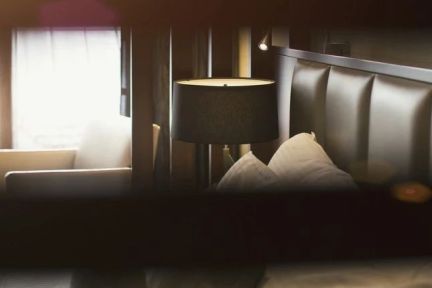 民宿历劫：平台砍业务，民宿主逃离，坚守者苦苦支撑