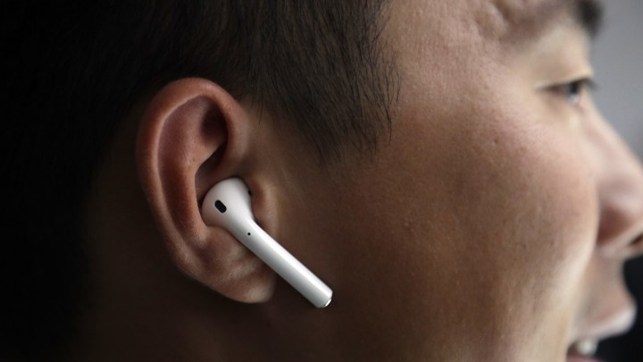 苹果Airpods 是一个预兆：无线耳机从根本上改变人们的互动方式-36氪