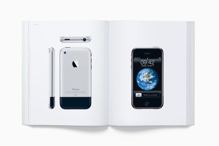 苹果发布了一本没有文字的书，299 美元一本，你买吗？