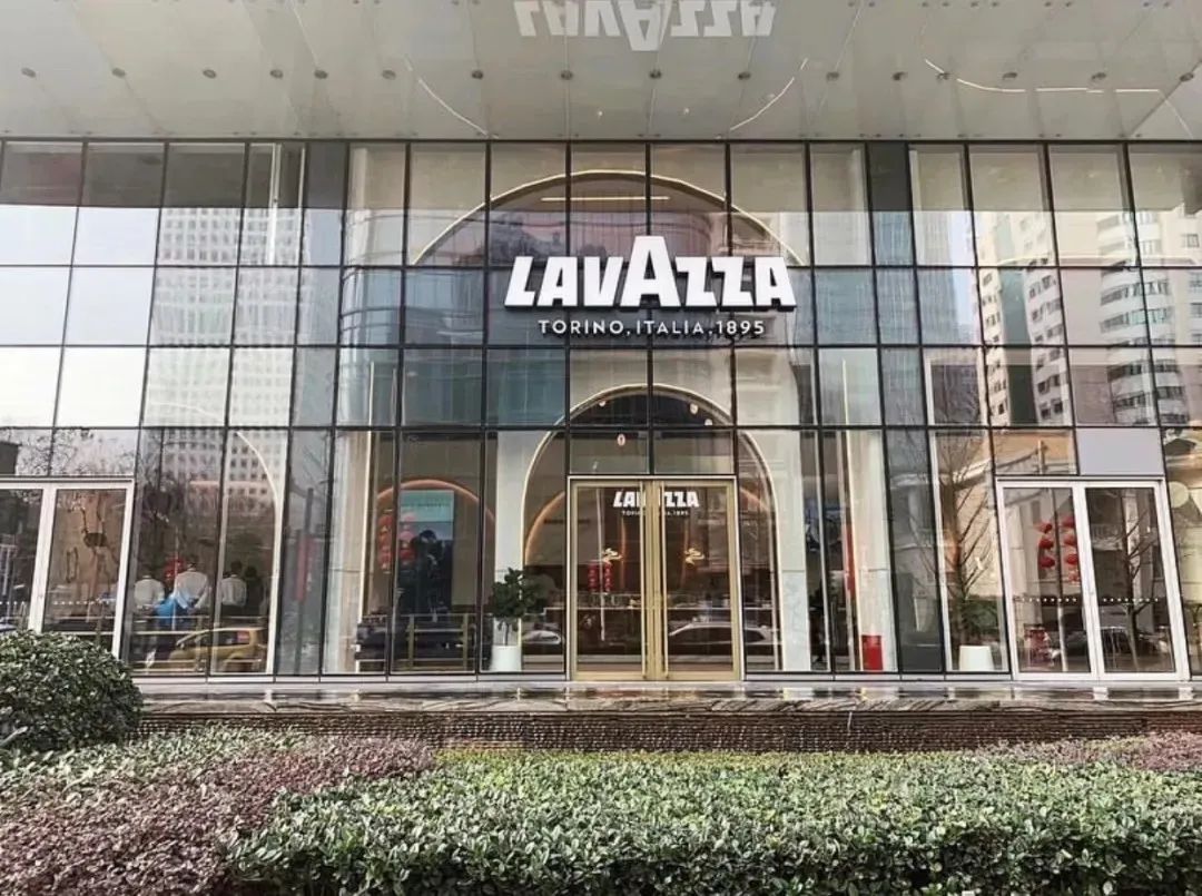 百胜中国再度加码咖啡战略，这次联手意大利咖啡巨头Lavazza开店
