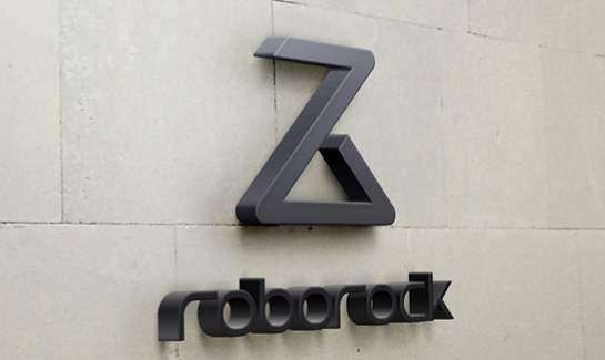 从挤地铁打工仔到身价77亿：最新“股王”石头科技的发家故事