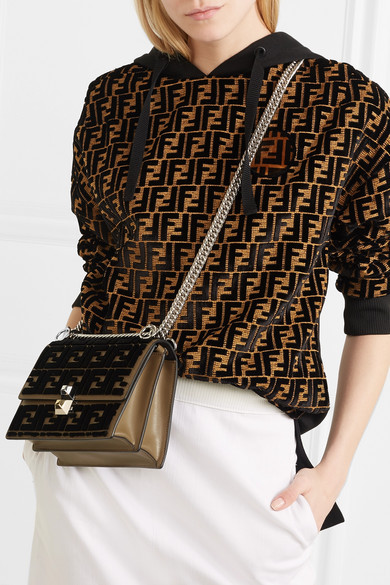 一周消费 | 中国消费者最爱Chanel；CK开卖390美元橡胶手套；Nike一个月内三位高管离职​