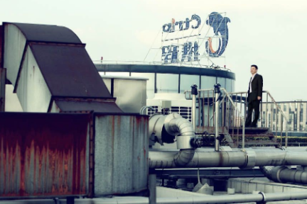 双面梁建章：理性商人与激进学者