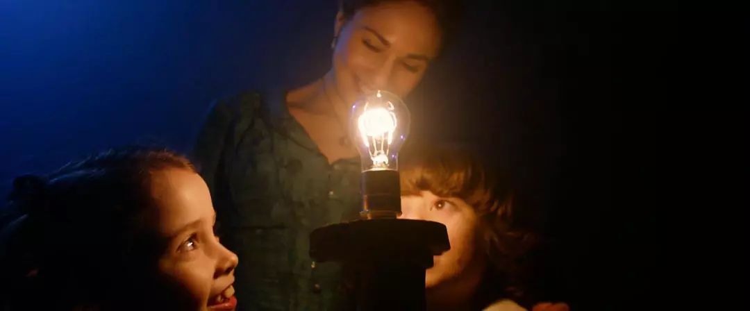 光明与光明的战争：霸道总裁爱迪生VS.天才工程师特斯拉