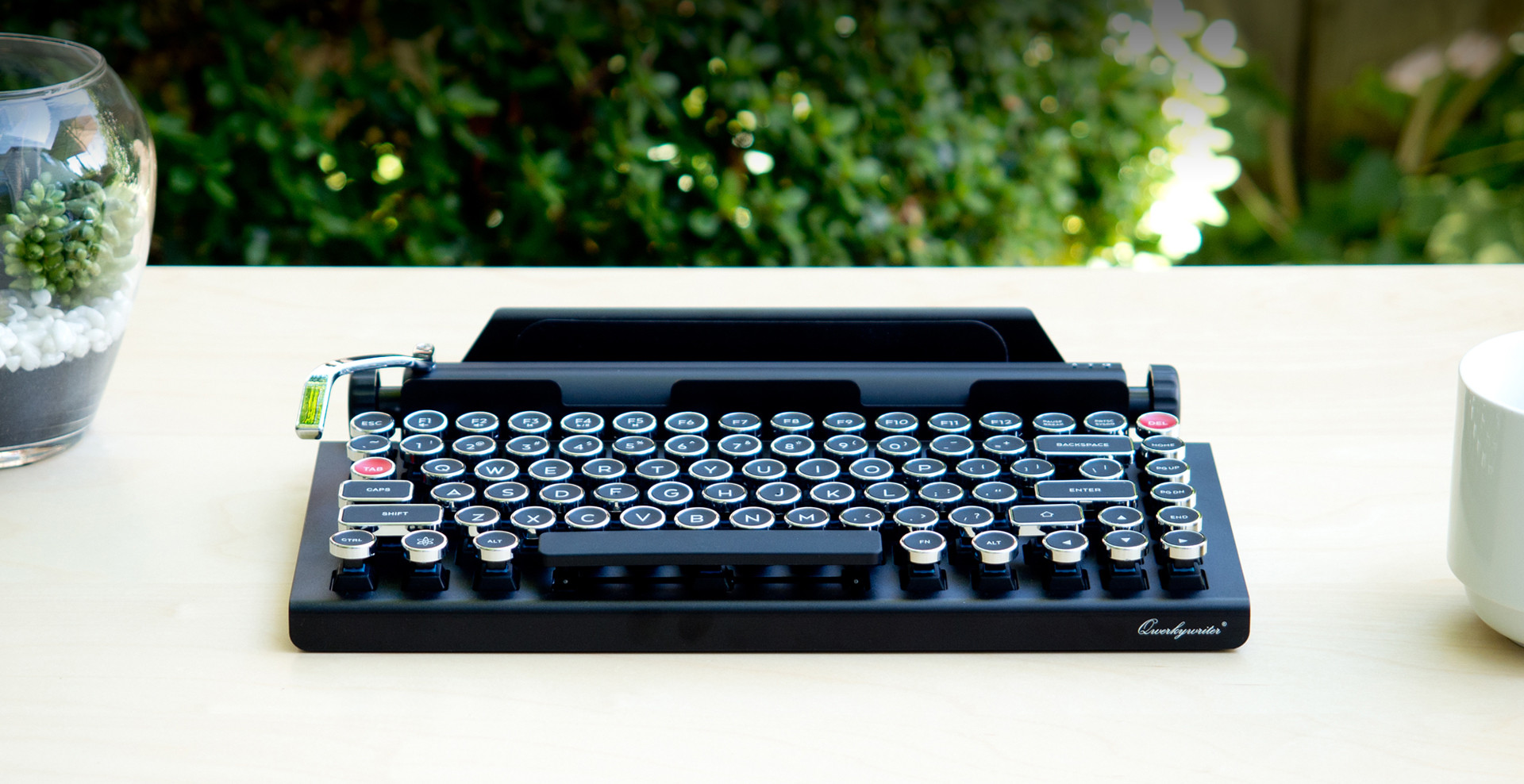 qwerkywriter 把机械键盘的手感和打字效率,以及老式打字机的情怀完美