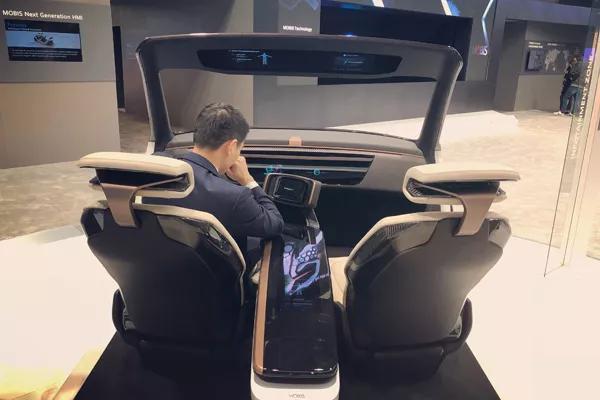 硬件、交互与服务，从CES看汽车显示屏三大发展趋势