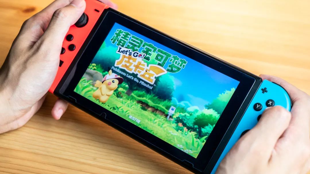 新《精灵宝可梦》试玩:抓了 5 小时小精灵后,我终于明白皮卡丘为什么能火 20 年