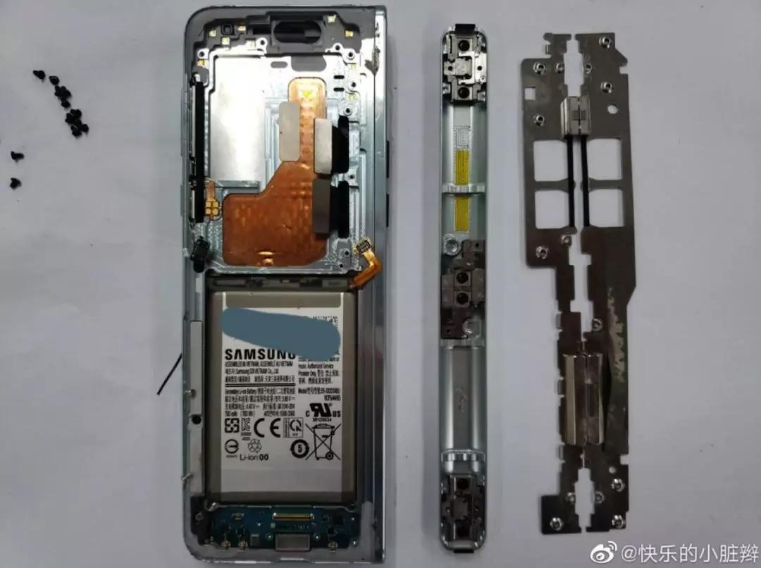 网友拆解三星 Galaxy Fold：内部复杂程度堪比机械手表