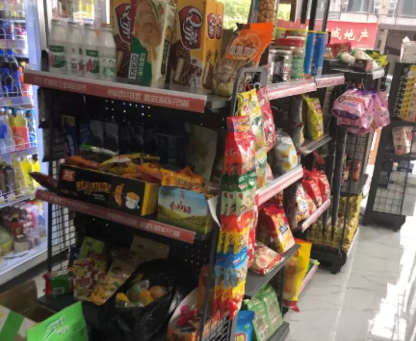 新旧零售小店“巷战”