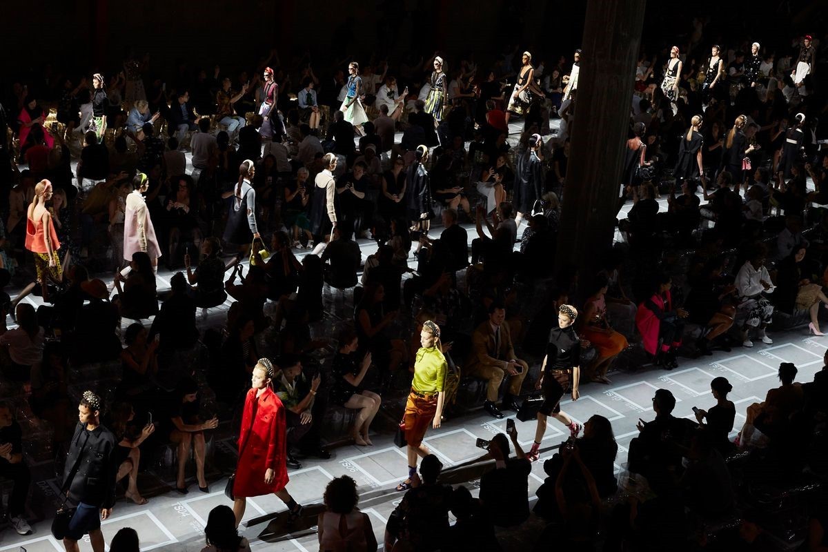 传奇时尚品牌 Prada：在 Instagram 上复苏的女王