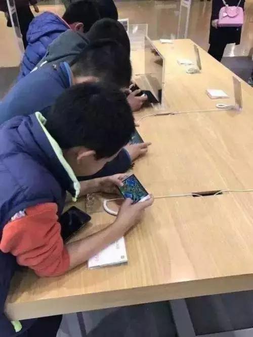 我为什么不爱玩王者荣耀，兼论MOBA十五年的鄙视链