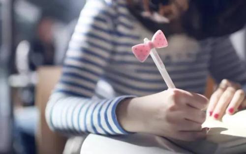 巨头着急押注大语文赛道 你看不懂？这里为你准备了一套语文学科评估逻辑