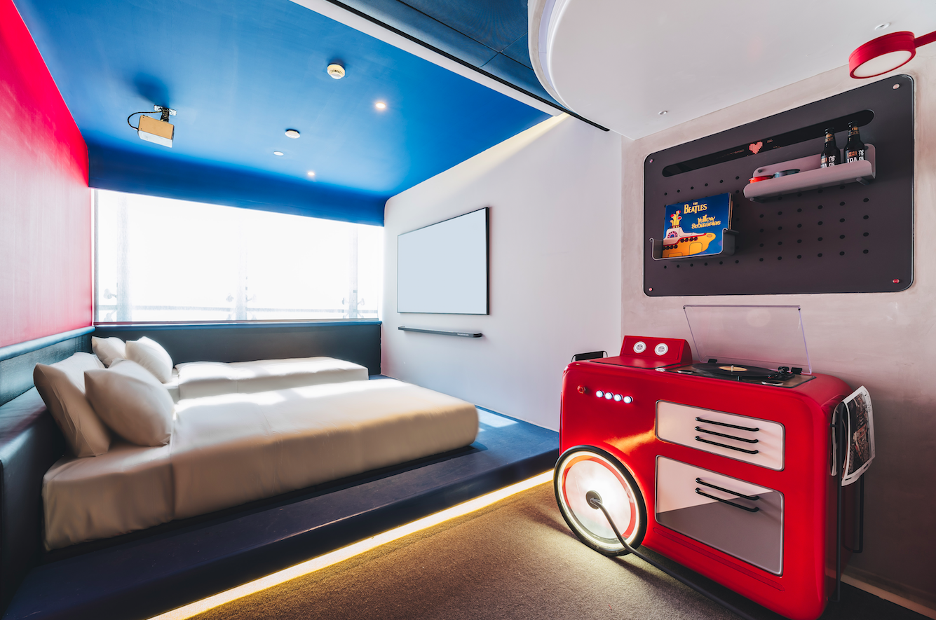 36氪专访 亚朵集团耶律胤 新技术带来智慧服务 亚朵lab只是一个开端 36氪