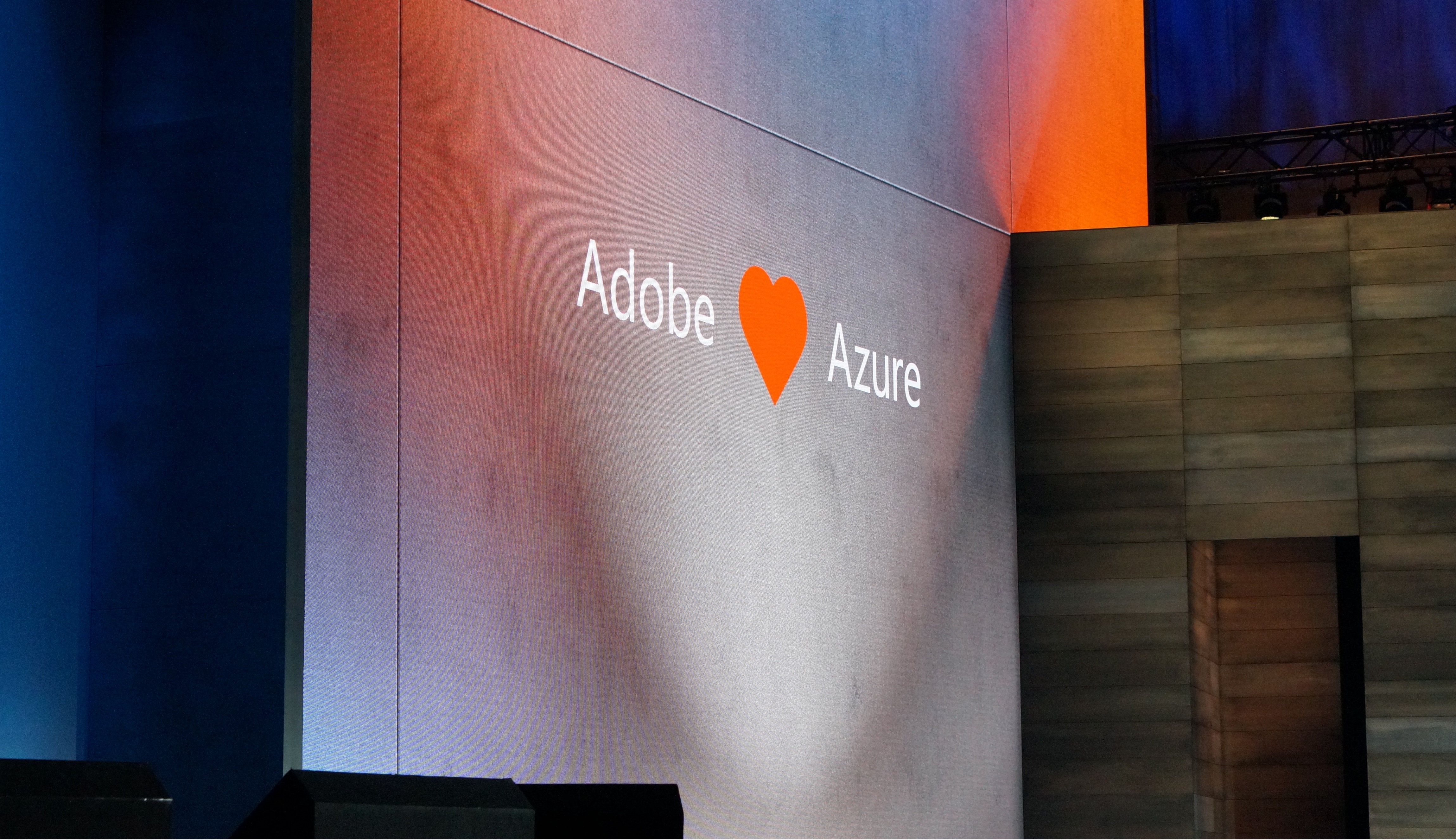 签下 Adobe，微软的 Azure 云服务又多了一个实力大客户