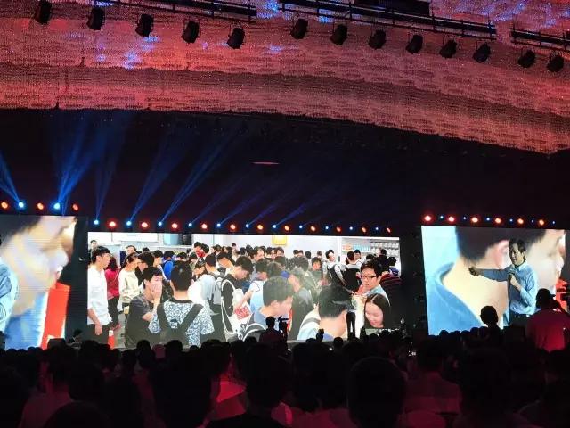 雷军：用“铁人三项”的商业模式做手机成就了小米