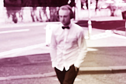 他创业时 22 岁，是如何成功说服投资人的？