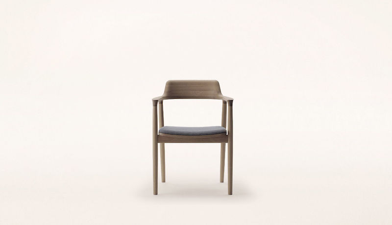 你嫌 iPhone X 贵，然而它却比 Apple Park 里的这张椅子便宜