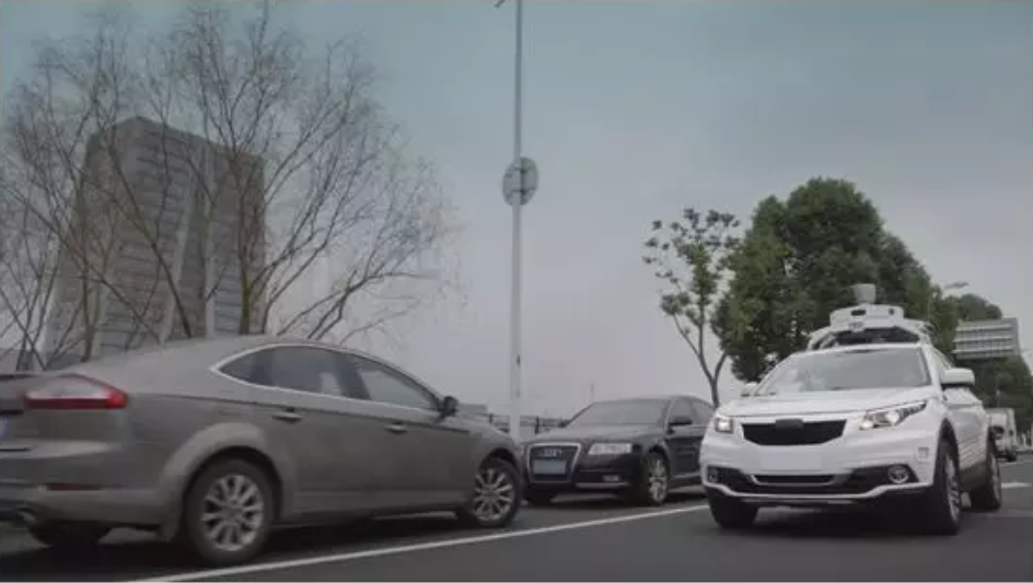 Uber终于搞定了谷歌的诉讼，发现滴滴已经坐在了牌桌对面